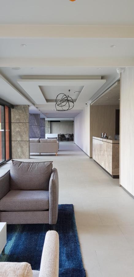 KOS Hotel Suvarnabhumi Airport -SHA Extra Plus Bangkok Exteriör bild